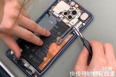 华为旧手机「翻新」福利 免费贴膜维修，再战三年！